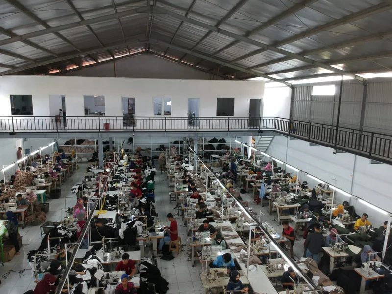 pengembangan unit produksi milik Asep Muhdor dibawah bendera PT Alendors Global Production (AGP) yang berlokasi di Padalarang Bandung Barat.