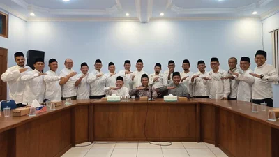 Foto Bersama Silaturahim FORBIS IKPM Gontor dengan KMI Pondok Modern Gontor