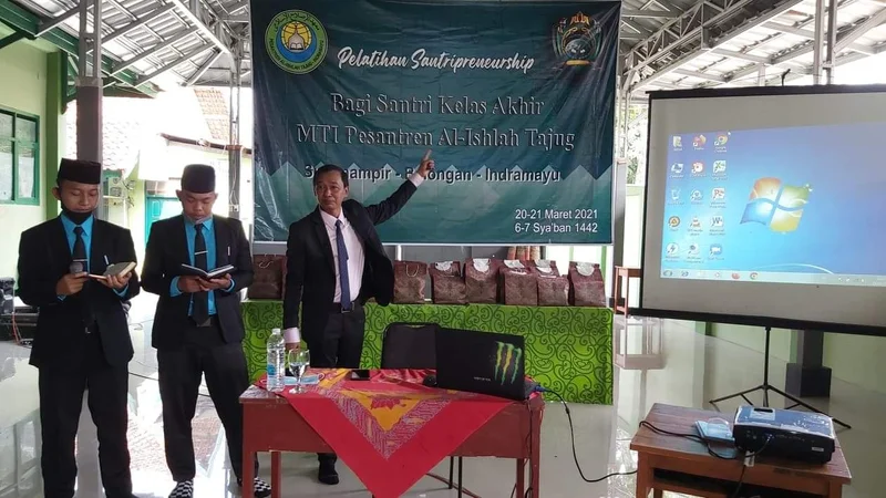 FORBIS IKPM Cabang Indramayu Lakukan Pembekalan Kewirausahaan Santri