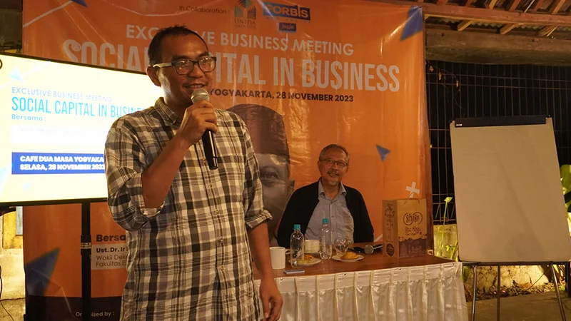 Wasugi, Ketua FORBIS IKPM Gontor Cabang Jogja, memberikan sambutan