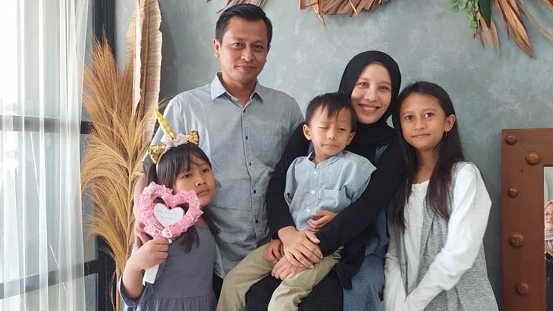 Syahri Furqon, Pemilik Interior Jepara bersama Keluarga