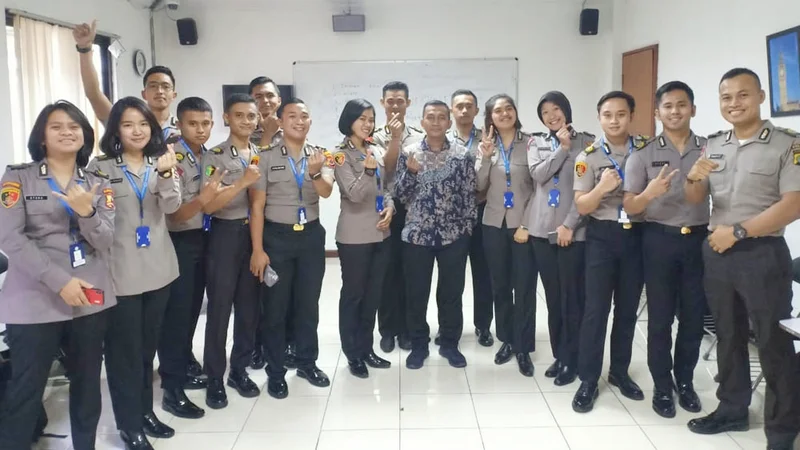 Ketika Qismu Lughoh Jatuh Hati dengan Profesinya, Raksa Mulya, alumni Gontor 2005 mendirikan PT. Raksa Bina Nusantara
