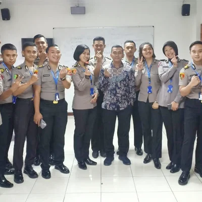 Ketika Qismu Lughoh Jatuh Hati dengan Profesinya, Raksa Mulya, alumni Gontor 2005 mendirikan PT. Raksa Bina Nusantara