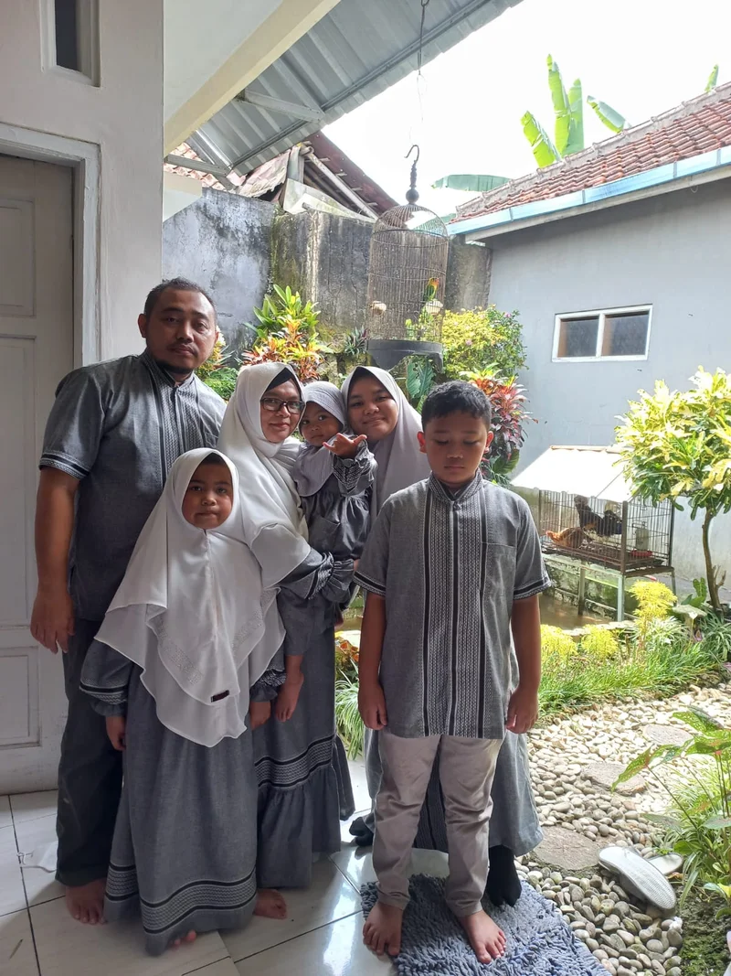 Fauzi Rahman Alumni Gontor 99 Awal, Produksi Singkong Hingga 6.000kg/Minggu Untuk Keripik Khas Bukittinggi.