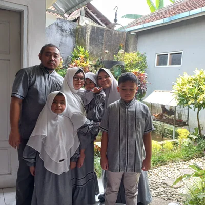 Fauzi Rahman Alumni Gontor 99 Awal, Produksi Singkong Hingga 6.000kg/Minggu Untuk Keripik Khas Bukittinggi.