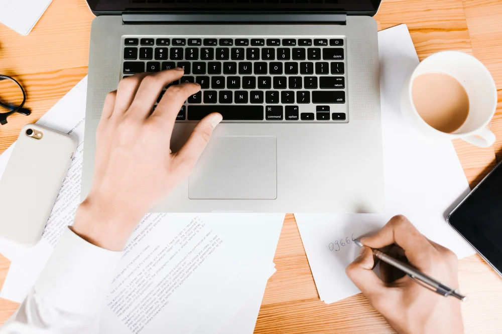 3 Pola Hook Copywriting yang Bikin Orang Penasaran