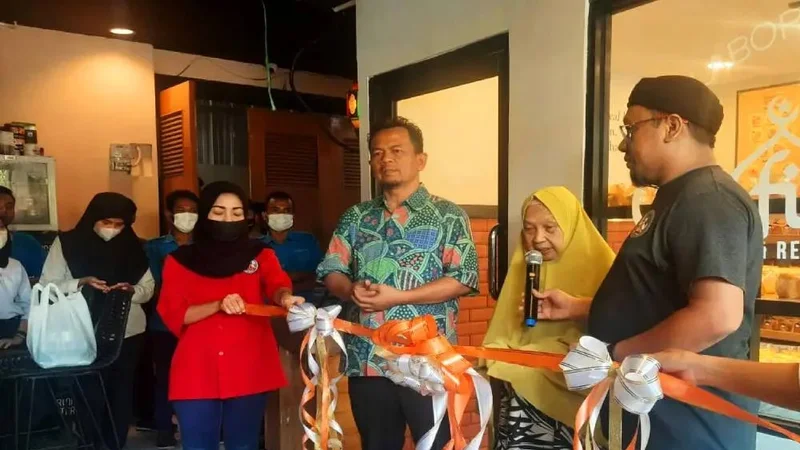Chefis Arabian Cafe and Resto dan Bluder Geulis