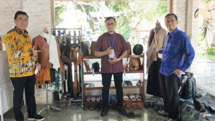 Amanda Leather : Produk Anggota Forbis IKPM Gontor yang terpilih mengikuti Event Planogram Kemenkraf G20 Bali