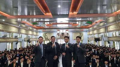 Ust. Aruman ketua 3 bagian pengembangan bisnis juga mengisi pembekalan santri akhir pondok modern darussalam Gontor