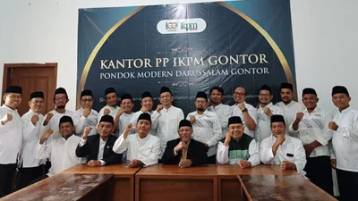 Foto Bersama Silaturahim FORBIS IKPM Gontor dengan PP IKPM Pondok Modern Gontor
