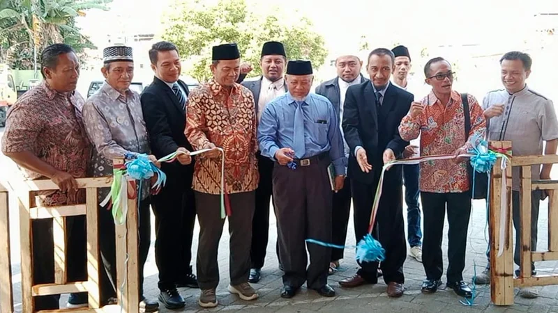 Ketua Umum PP IKPM Gontor Membuka Career And Entrepreneur Fair (CEF) 3.0 untuk calon Wisudawan angkatan ke-41 Universitas Darussalam (UNIDA) Gontor