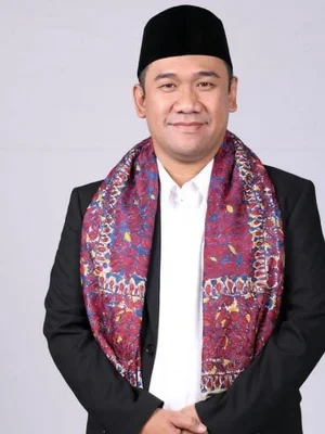 Km Husni